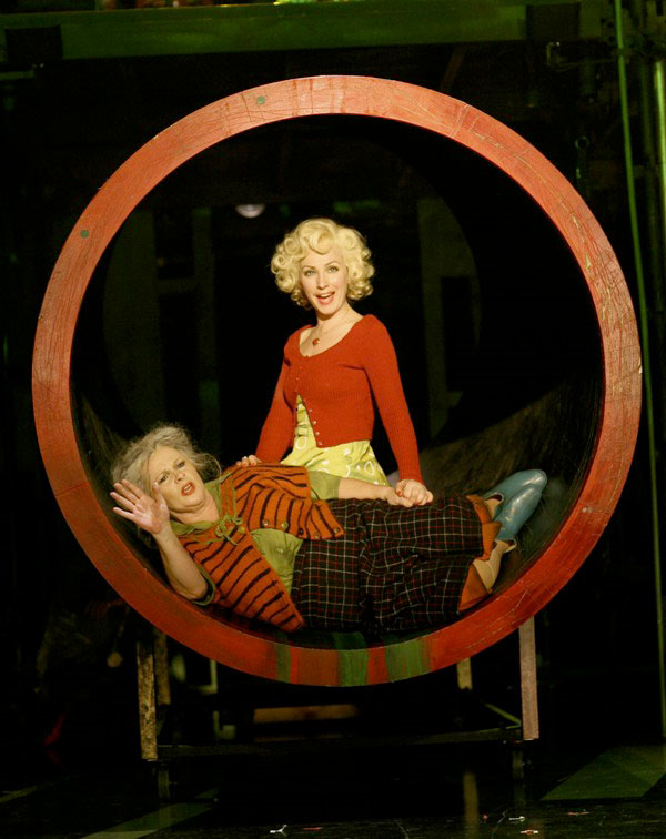 urinetown2productionphoto600x756