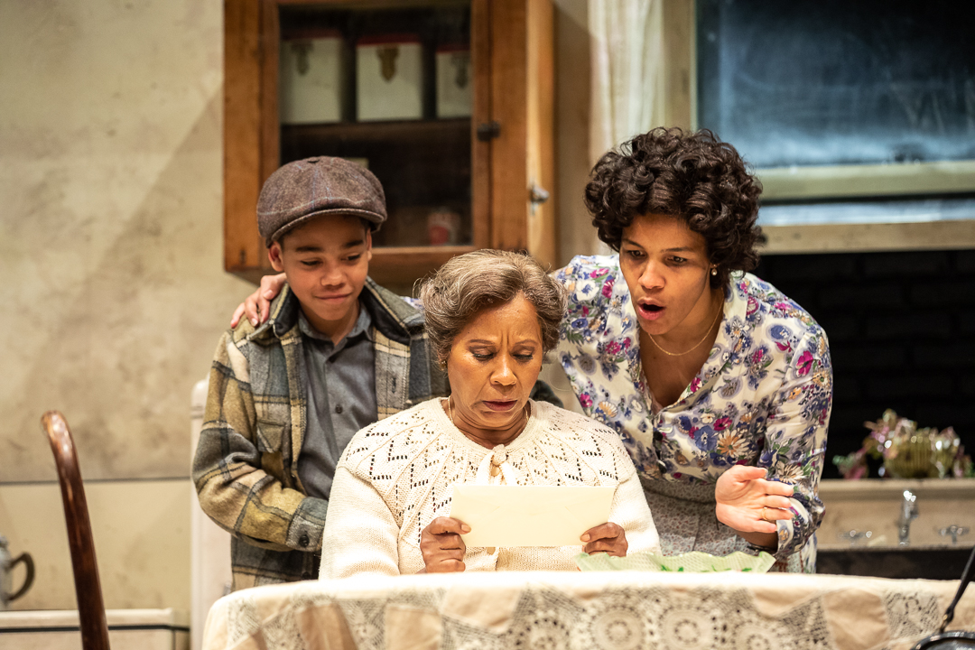 😍 A raisin in the sun free. A Raisin in the Sun (TV Movie 2008). 20221012